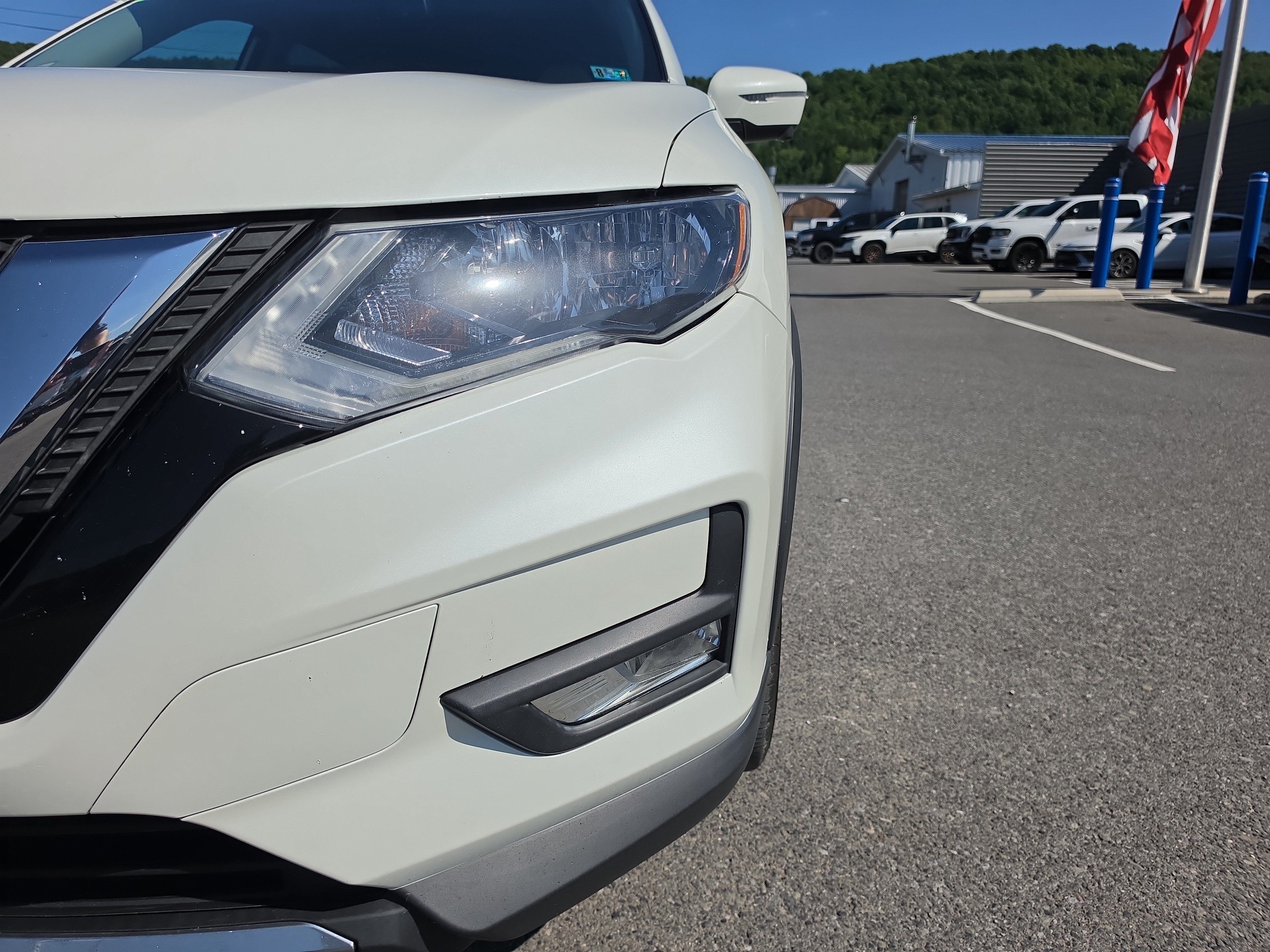 Used 2019 Nissan Rogue SL AWD/4WD image 10