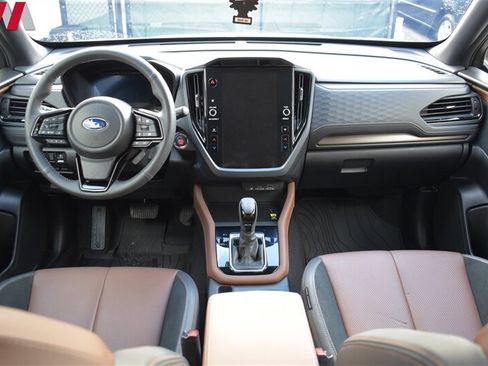 Used 2025 Subaru Forester Touring AWD/4WD image 11