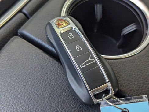 Used 2021 Porsche Panamera image 26