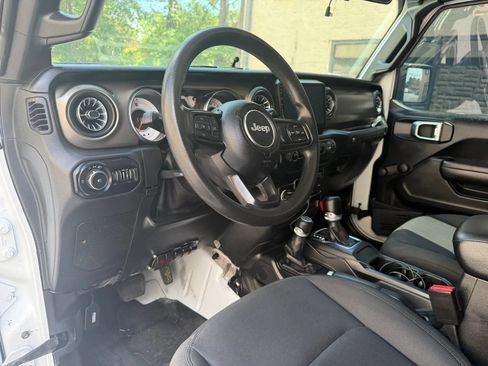 Used 2021 Jeep Wrangler Sport AWD/4WD image 12