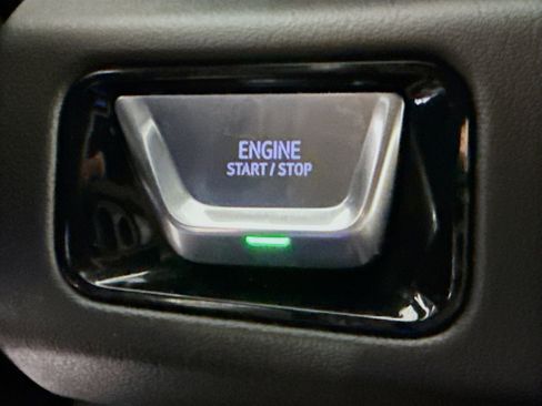 Used 2025 GMC Yukon Denali AWD/4WD image 24