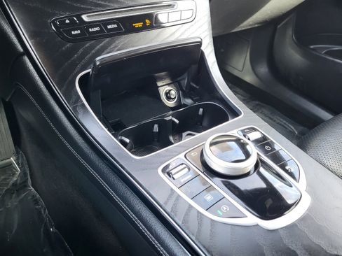 Used 2019 Mercedes-Benz GLC 300 image 12