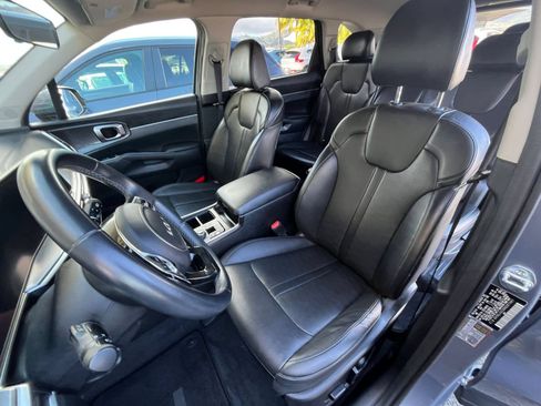 Used 2024 Kia Sorento S FWD image 38