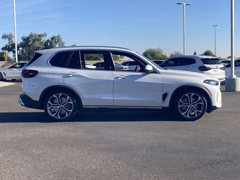 New 2026 BMW X5 xDrive50e w/ Premium Package AWD/4WD image 5