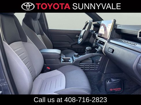Used 2025 Toyota Tacoma TRD Off-Road AWD/4WD image 19
