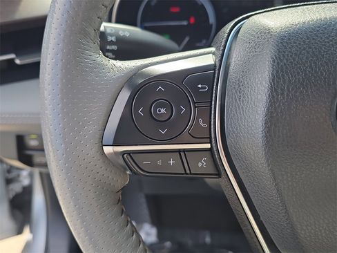 Used 2021 Toyota Avalon Limited image 32