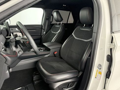 Used 2025 Ford Explorer ST RWD image 10