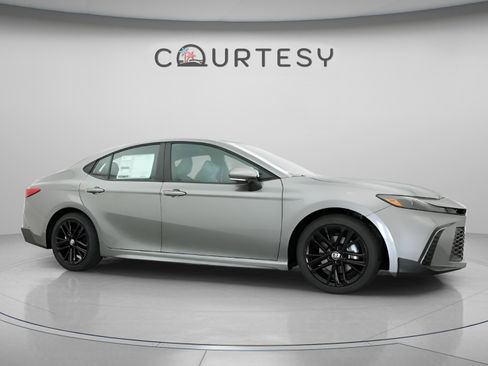 Used 2026 Toyota Camry SE FWD image 23