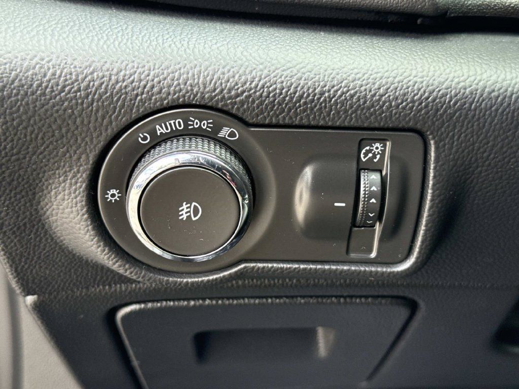 Used 2016 Buick Verano Leather w/ Driver Confidence Package FWD image 43