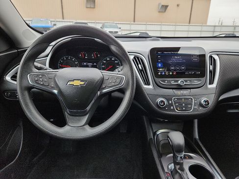 Used 2025 Chevrolet Malibu LT w/ Sport Edition FWD image 11