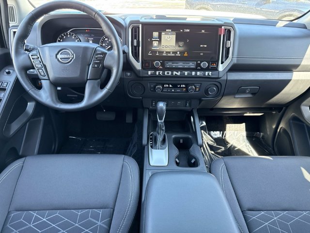 Used 2025 Nissan Frontier SV w/ SV Convenience Package RWD image 16