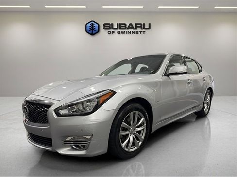 Used 2015 INFINITI Q70 3.7 image 1