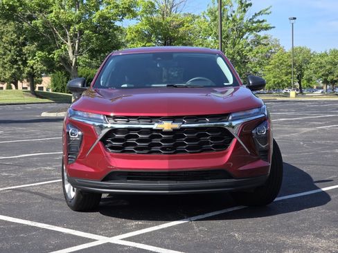 Used 2024 Chevrolet Trax LS FWD image 12