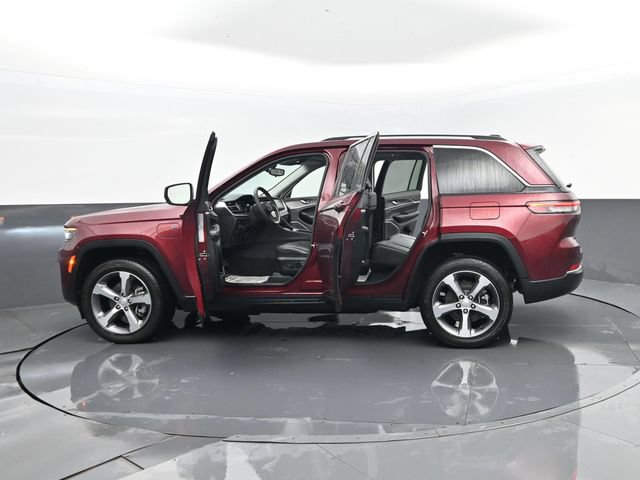 Used 2023 Jeep Grand Cherokee 4WD 4xe image 34