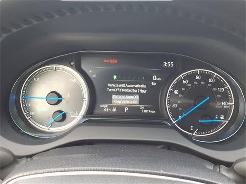 Used 2023 Toyota Venza LE image 9