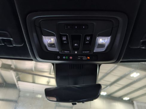 Used 2024 GMC Sierra 3500 Denali Ultimate AWD/4WD image 13