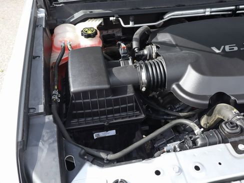 Used 2019 Chevrolet Colorado LT RWD image 13