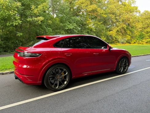 Used 2021 Porsche Cayenne GTS AWD/4WD image 10