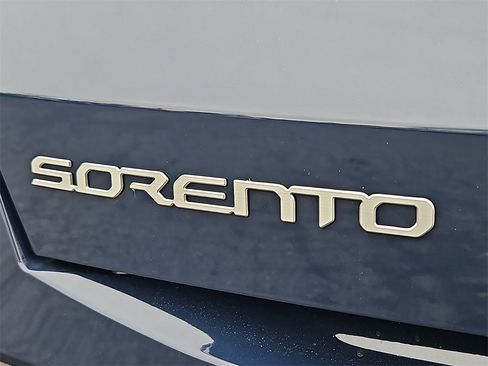 Certified 2025 Kia Sorento S w/ Panoramic Sunroof Package image 33