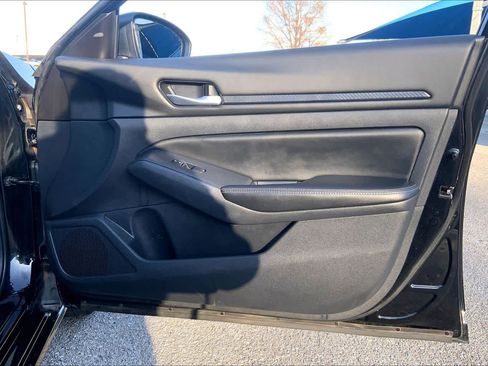 Used 2025 Nissan Altima 2.5 SV image 23