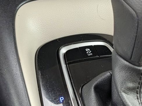 Used 2025 Toyota Corolla LE image 17