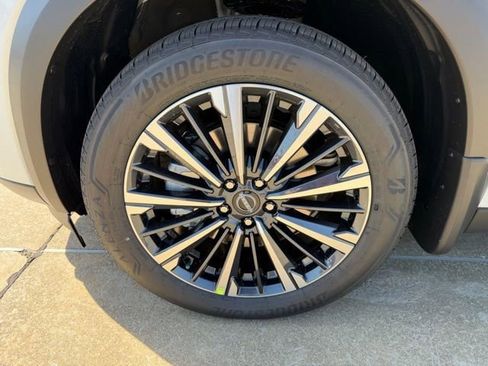 New 2026 Nissan Pathfinder Platinum image 10