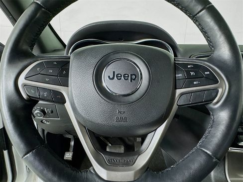 Used 2022 Jeep Grand Cherokee Laredo X image 42