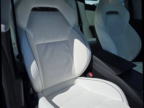 Used 2024 Tesla Model 3 Performance AWD/4WD image 18