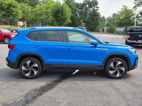 Used 2024 Volkswagen Taos SE AWD/4WD image 4