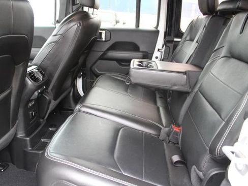 Used 2023 Jeep Wrangler Unlimited Sahara w/ Cold Weather Group AWD/4WD image 41