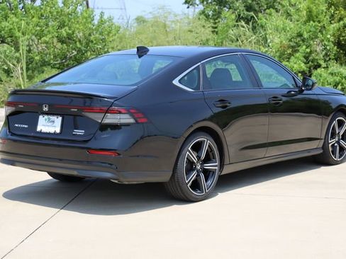 Used 2024 Honda Accord Sport image 8