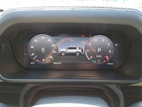 Used 2024 Land Rover Defender 110 S image 12