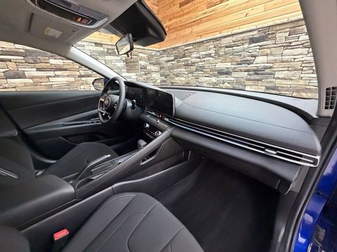 Certified 2024 Hyundai Elantra SEL image 13
