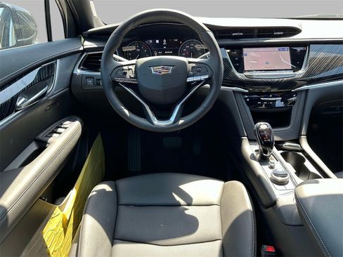 New 2024 Cadillac XT6 Premium Luxury w/ Technology Package image 3