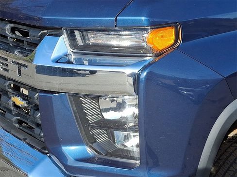 Used 2022 Chevrolet Silverado 3500 LT image 9