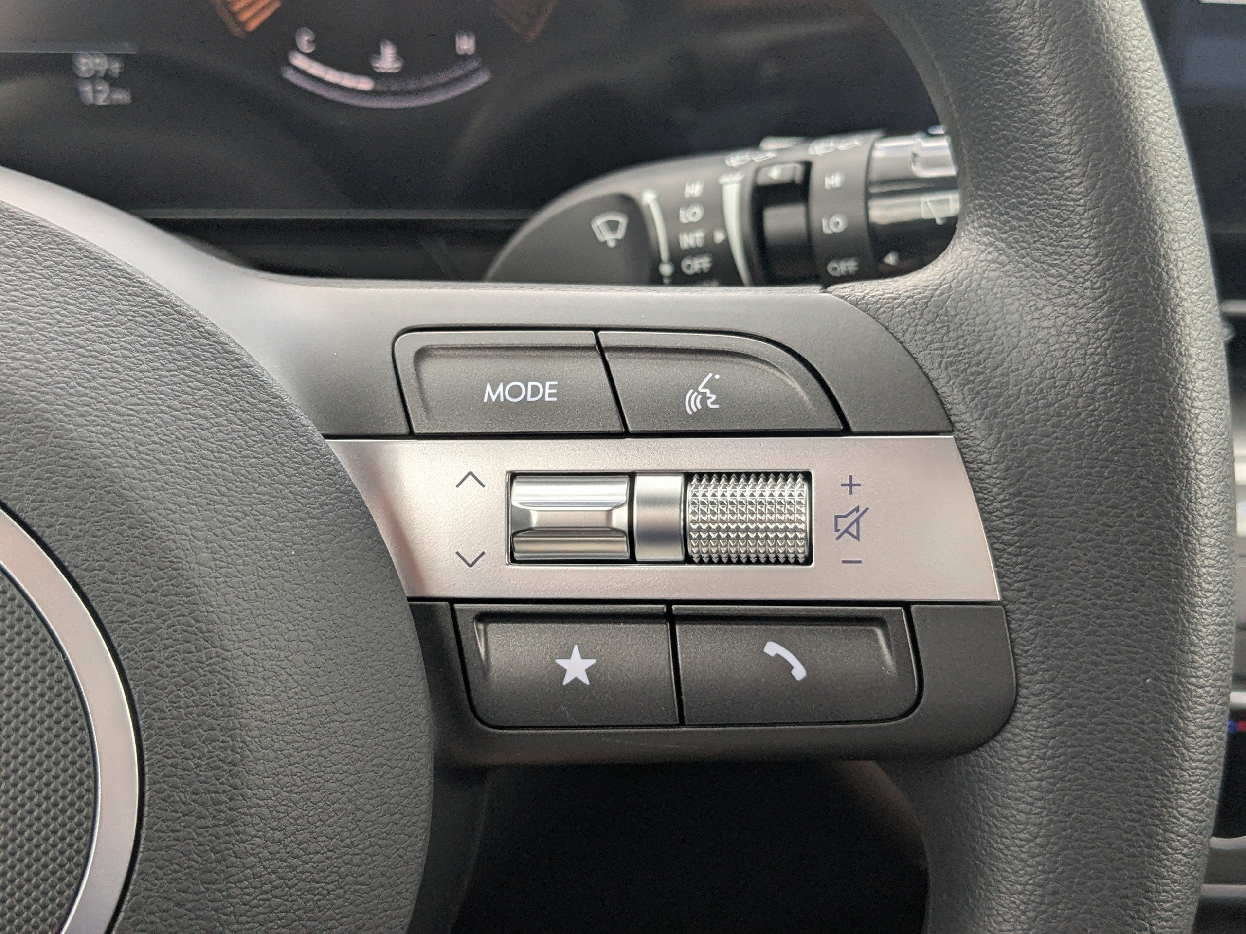 New 2027 Hyundai Kona SE FWD image 30