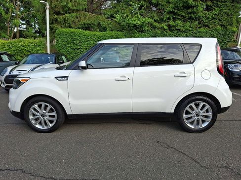 Used 2018 Kia Soul + FWD image 7