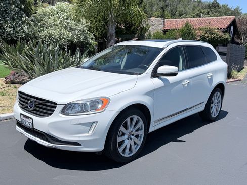 Used 2017 Volvo XC60 T5 Inscription w/ Preferred Option Package FWD image 3