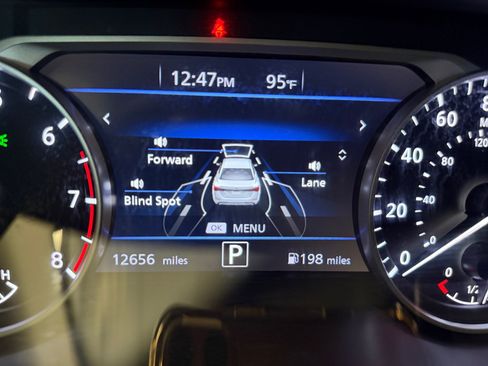 Used 2025 Nissan Sentra SR FWD image 31