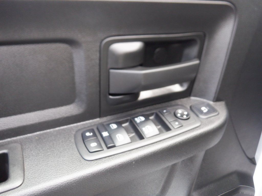 Used 2024 RAM 2500 Tradesman w/ Chrome Appearance Group AWD/4WD image 14