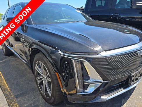 Used 2024 Cadillac Lyriq Luxury AWD/4WD image 3