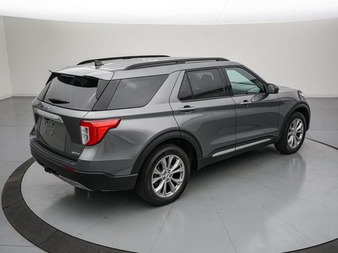 Certified 2023 Ford Explorer XLT w/ Equipment Group 202A AWD/4WD image 4