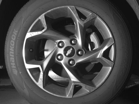 Used 2025 Chevrolet Trax LT FWD image 16