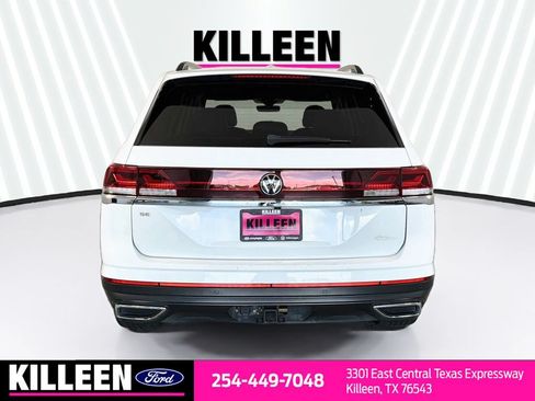 Used 2024 Volkswagen Atlas SE w/ Panoramic Sunroof Package FWD image 8