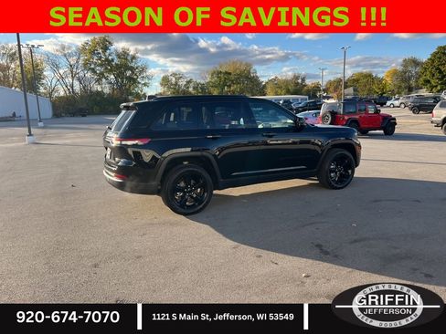 New 2025 Jeep Grand Cherokee Limited w/ Luxury Tech Group II image 11