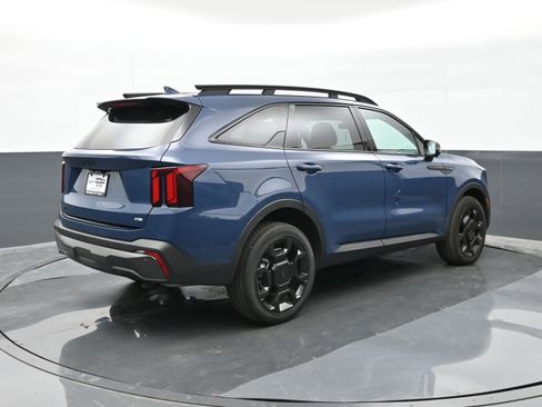 Used 2025 Kia Sorento SX image 8