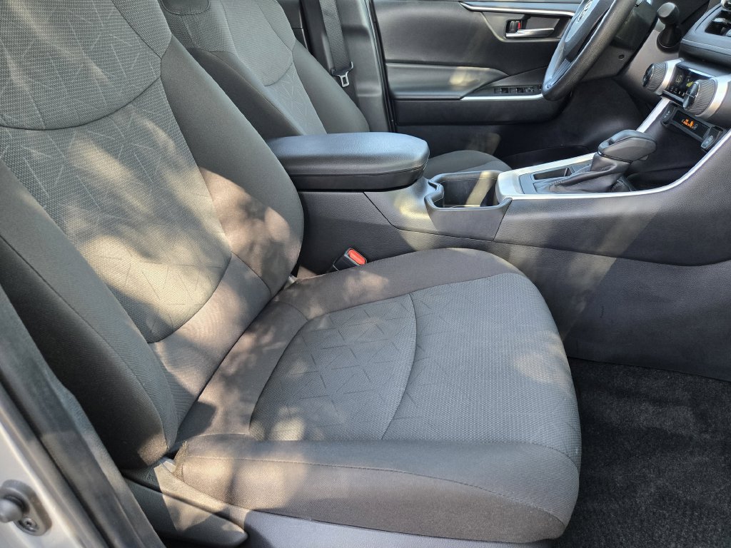 Used 2024 Toyota RAV4 XLE FWD image 11