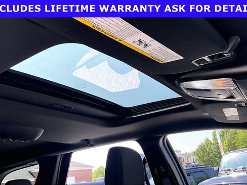 Used 2024 Dodge Durango SXT w/ SXT Blacktop Group AWD/4WD image 19