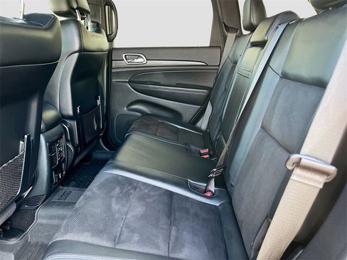 Used 2020 Jeep Grand Cherokee Altitude image 24