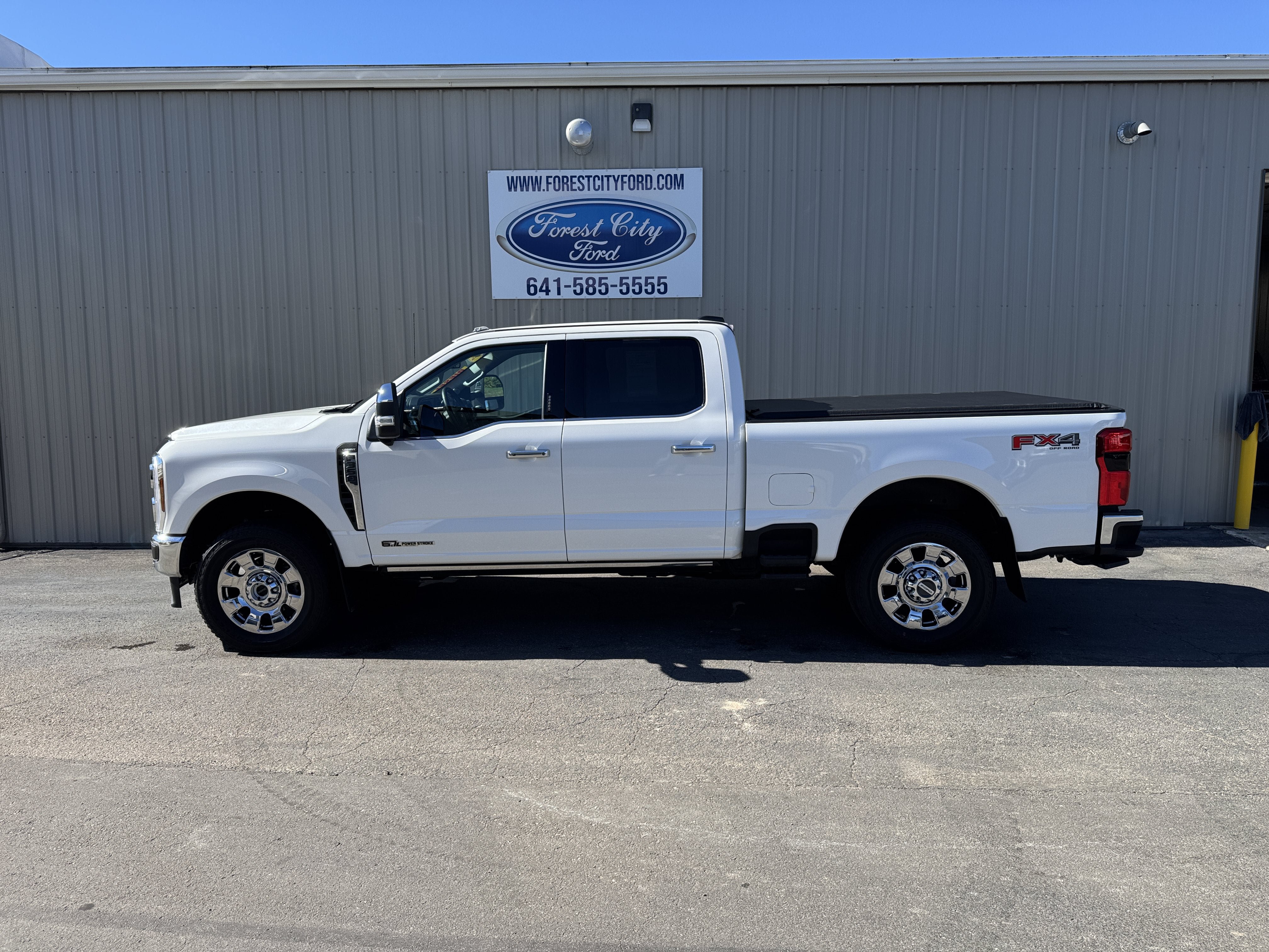 Used 2024 Ford F350 Lariat w/ Lariat Ultimate Package AWD/4WD image 1